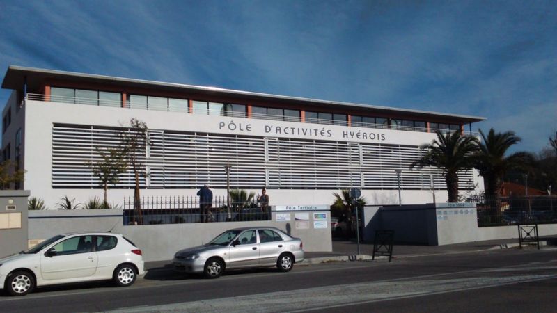 dermatologue hyères 83400